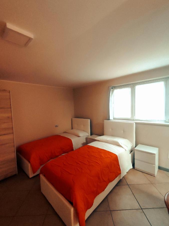 Villa Ormeni Cardano Al Campo Cameră foto